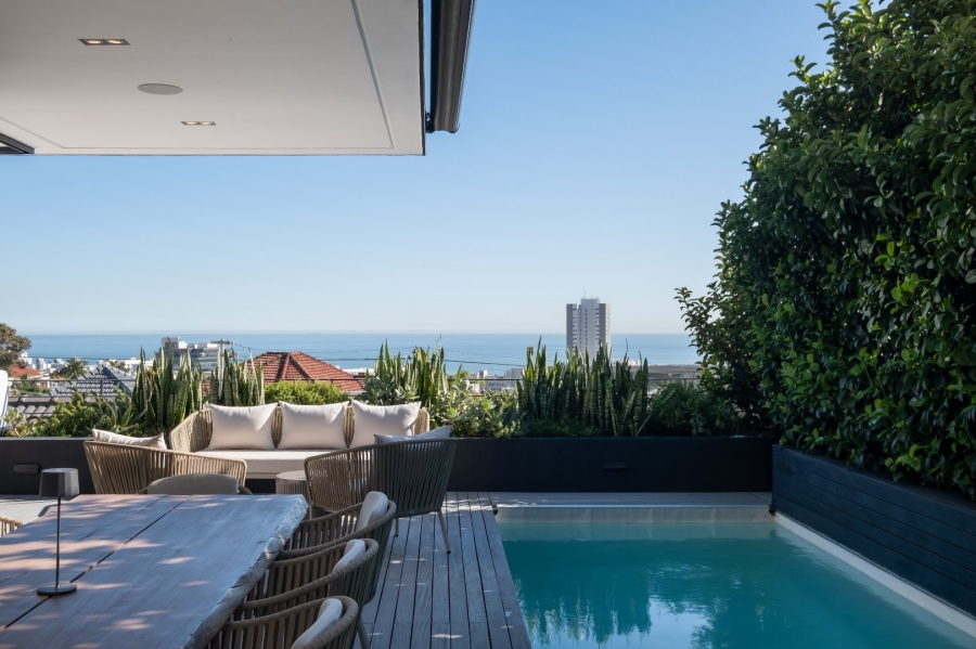 6 Bedroom Property for Sale in Fresnaye Western Cape